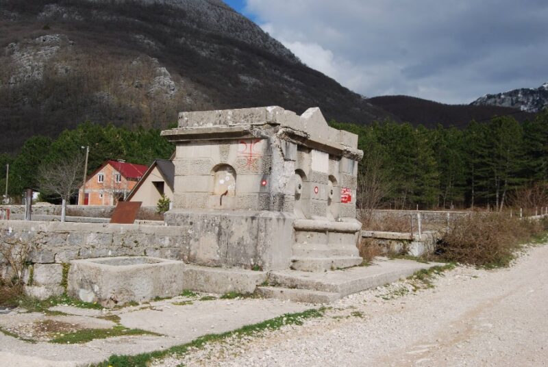 Vrbanj – Spomen- ploča u mjestu pobjede u 1941. godine