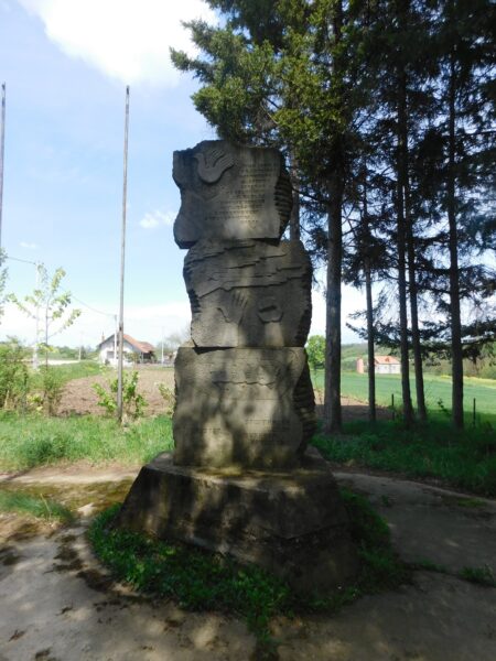 Veliko Krušince – Spomenik palim borcima